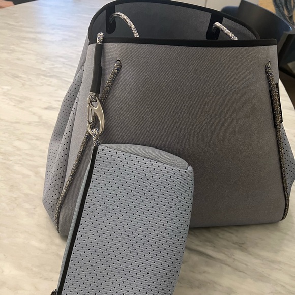 Light Blue State of Escape Bag - Picture 3 of 4